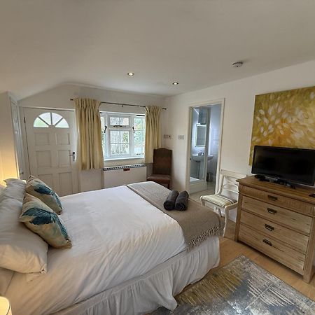Private Entry Guesthouse Hideaway Hordle Eksteriør bilde