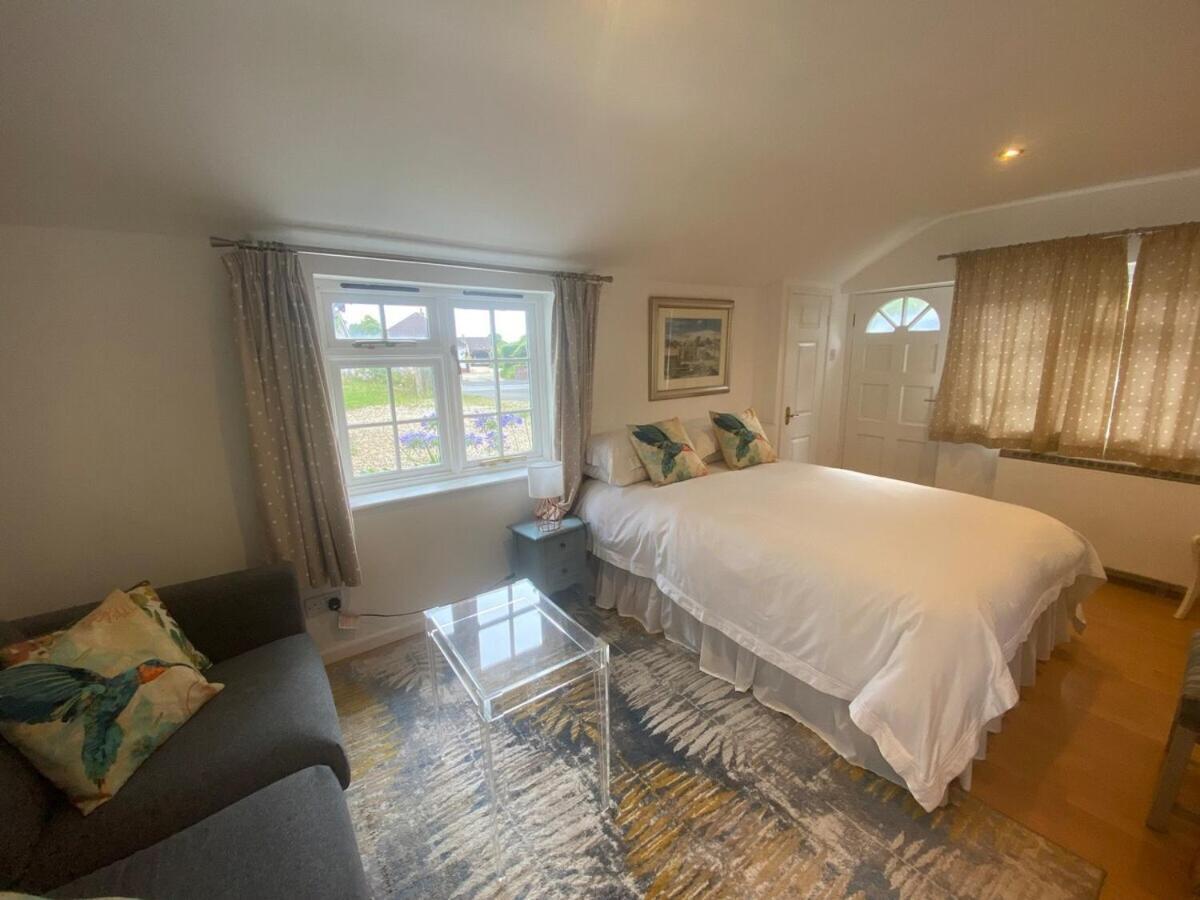 Private Entry Guesthouse Hideaway Hordle Eksteriør bilde