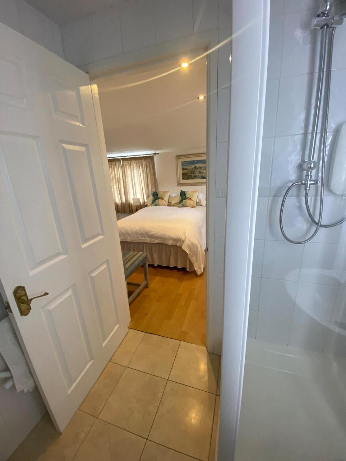 Private Entry Guesthouse Hideaway Hordle Eksteriør bilde