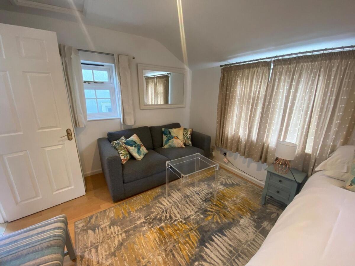 Private Entry Guesthouse Hideaway Hordle Eksteriør bilde